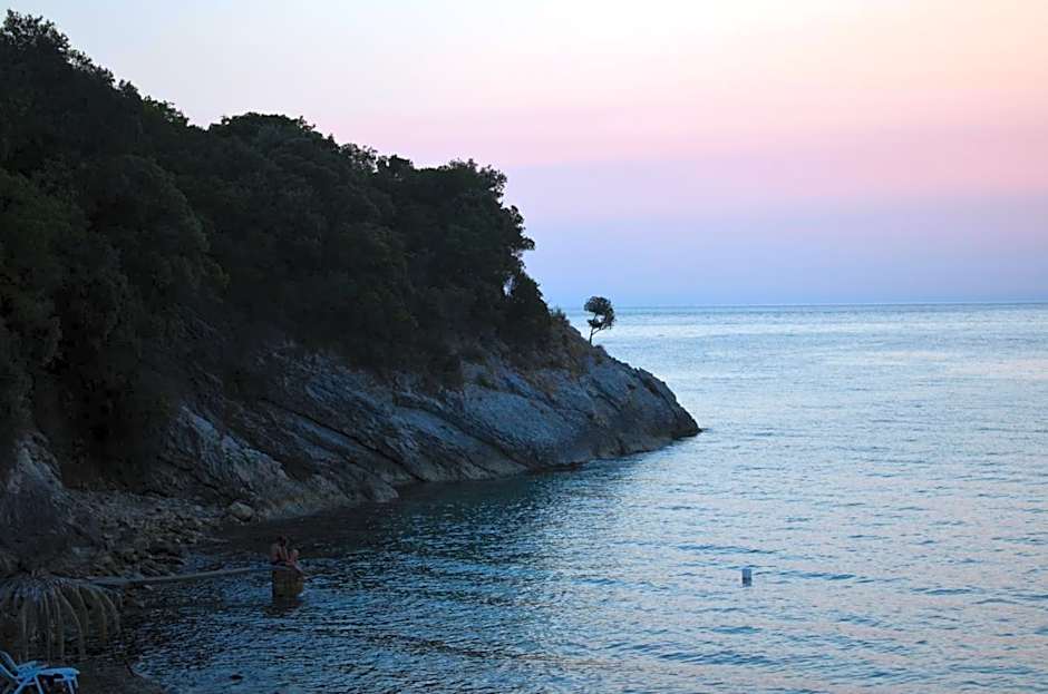Casa Mila apartments & bungalows