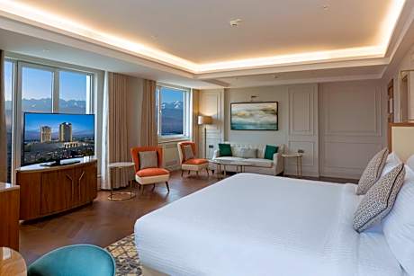 Club lounge access, Junior Suite, 1 King, Sofa bed