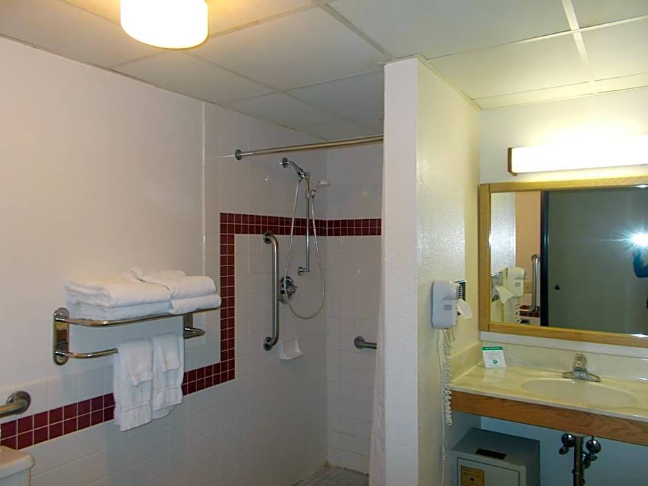 Boarders Inn and Suites by Cobblestone Hotels - Ripon