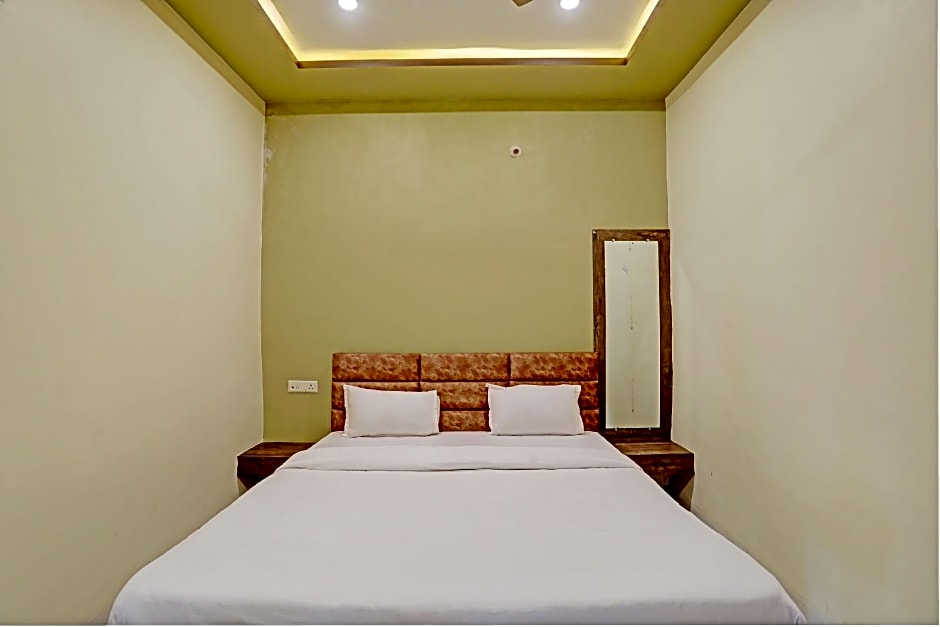 OYO Hotel Kubervatika