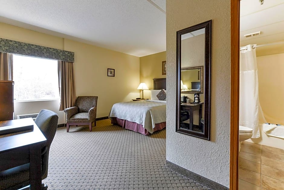 Grand View Inn & Suites