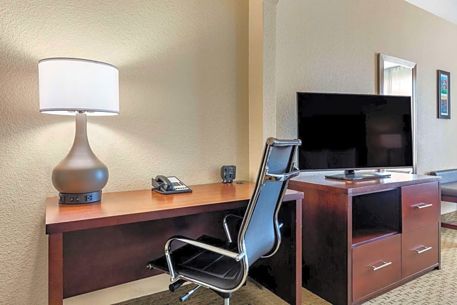 Comfort Suites Near Baylor University