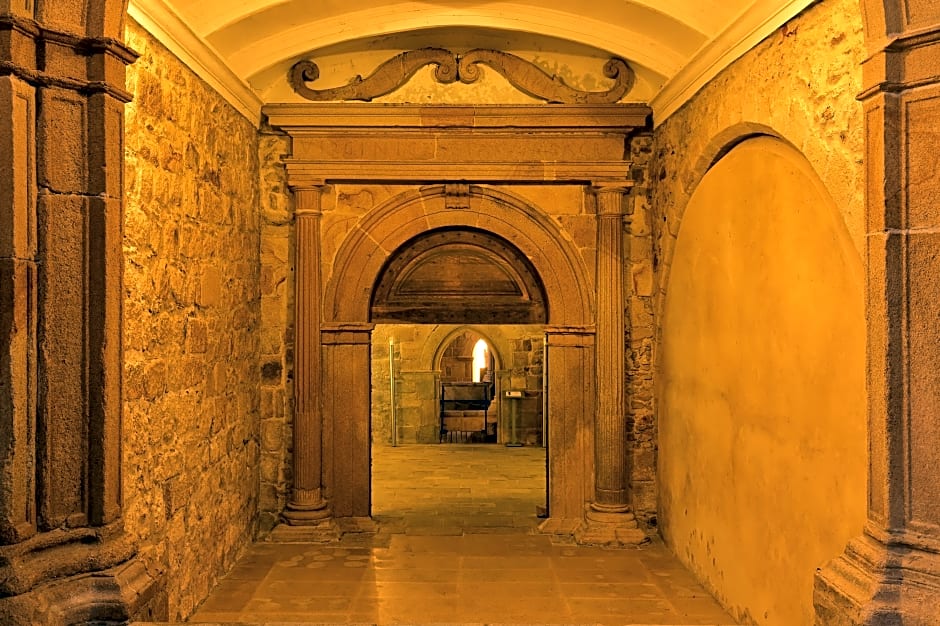 Pousada Convento de Arraiolos - Historic Hotel