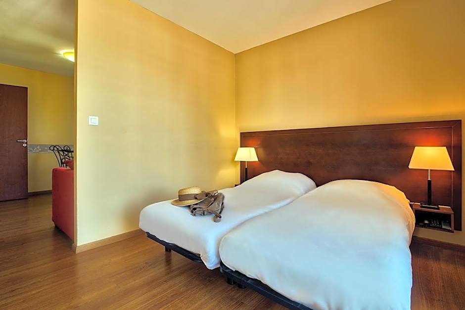 Zenitude Hotel-Residences Les Jardins de Lourdes