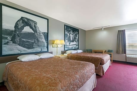 Room with 2 Queen Beds - Non Smoking, Pet Friendly