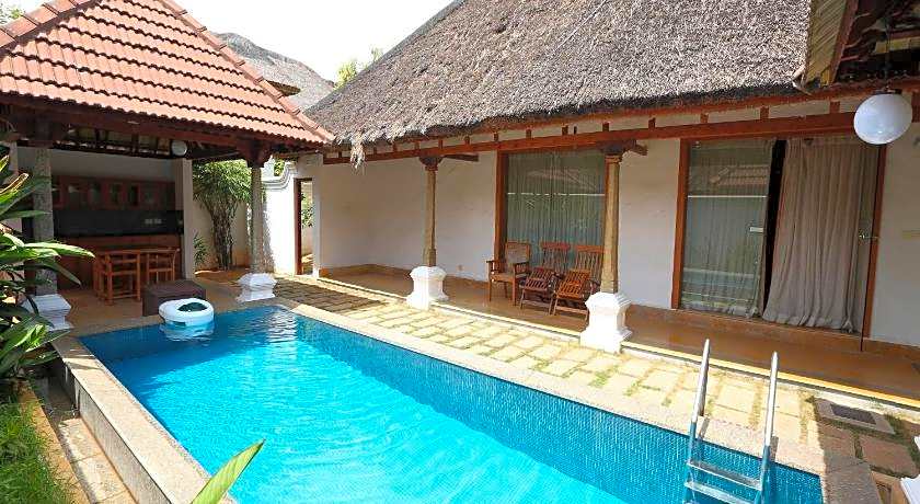 Le Pondy - Beach and Lake Resort