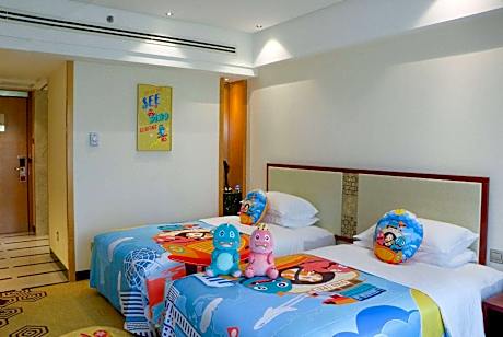 Family Twin Room with Two Twin Beds - Non-Smoking