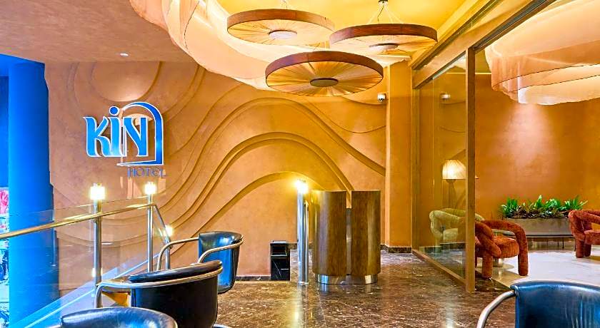 Kin Hotel Ly Tu Trong