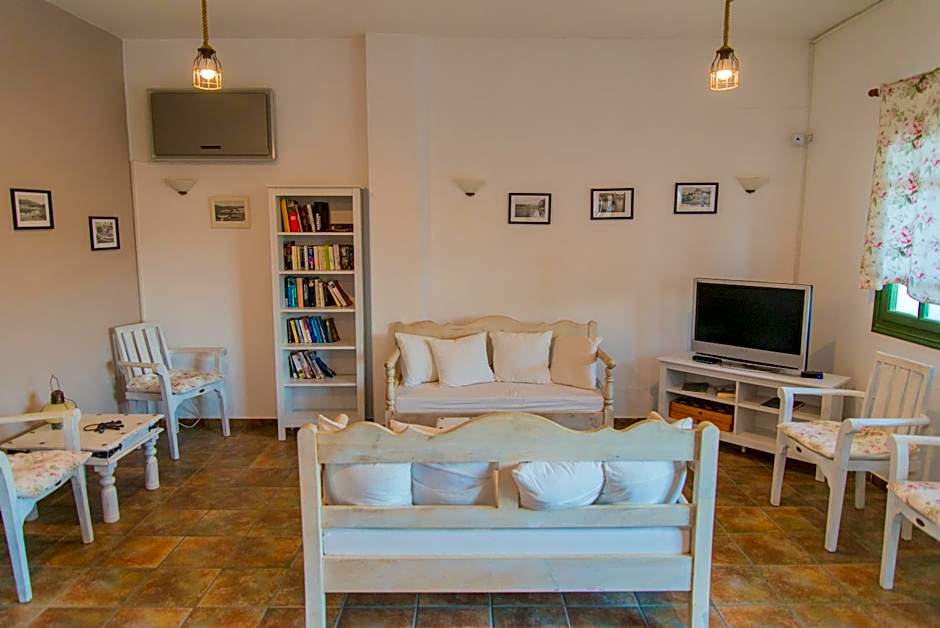 Ostria Hotel & Apartments