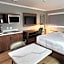 La Quinta Inn & Suites by Wyndham Yakima Downtown