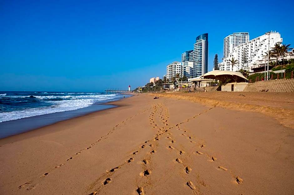 Luxury Bellagio 004 Two Bed with Inverter