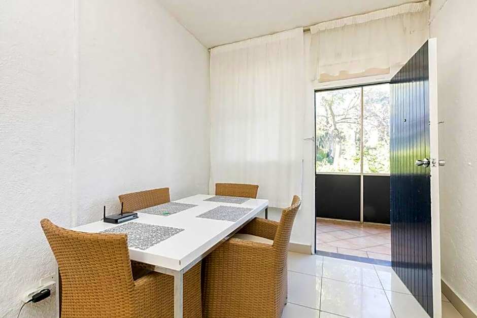 Inn & Out Sandton Park