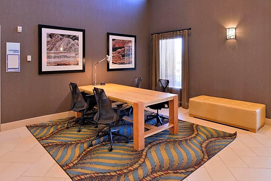 Holiday Inn Express & Suites Page Lake Powell Area By IHG