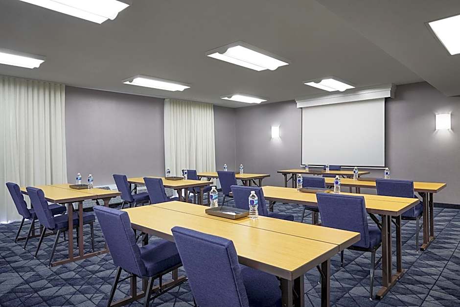 Courtyard by Marriott Kansas City Overland Park/Metcalf, South of College Boulevard