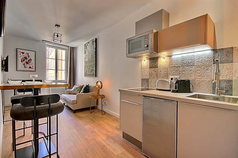 LES TOITS DU VIEUX-PORT