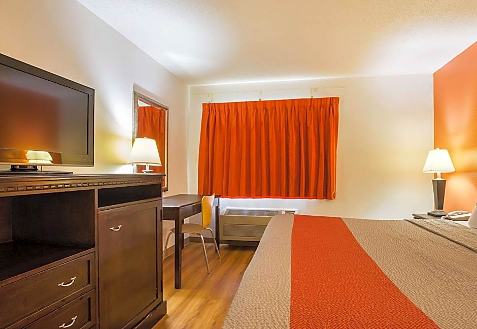 Motel 6 Waterloo, IA - Crossroads Mall - Cedar Falls