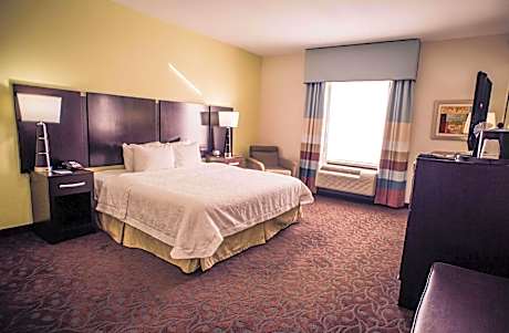 1 King Mobility Access With Tub Nonsmoking