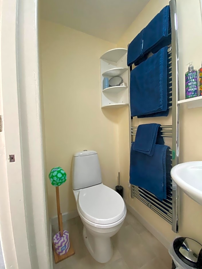 Lynwood House Bed and Breakfast