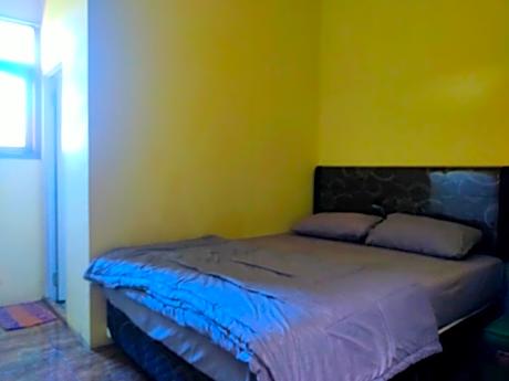 Family Room 5 min Walk to the Entrance Gate Bromo