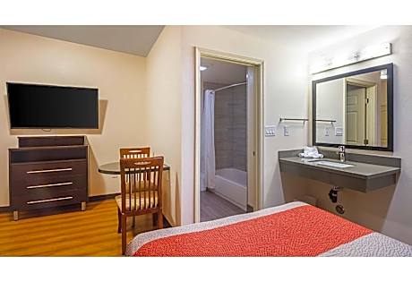 1 King Bed | Non-Smoking, Micfridge
