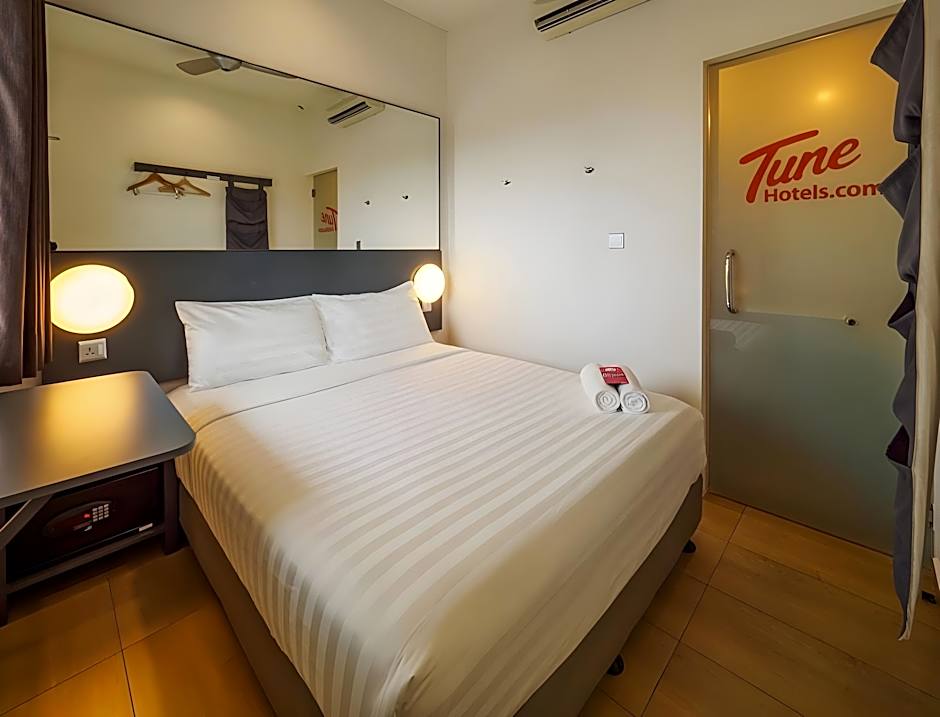 Tune Hotel KLIA Aeropolis (Airport Hotel)