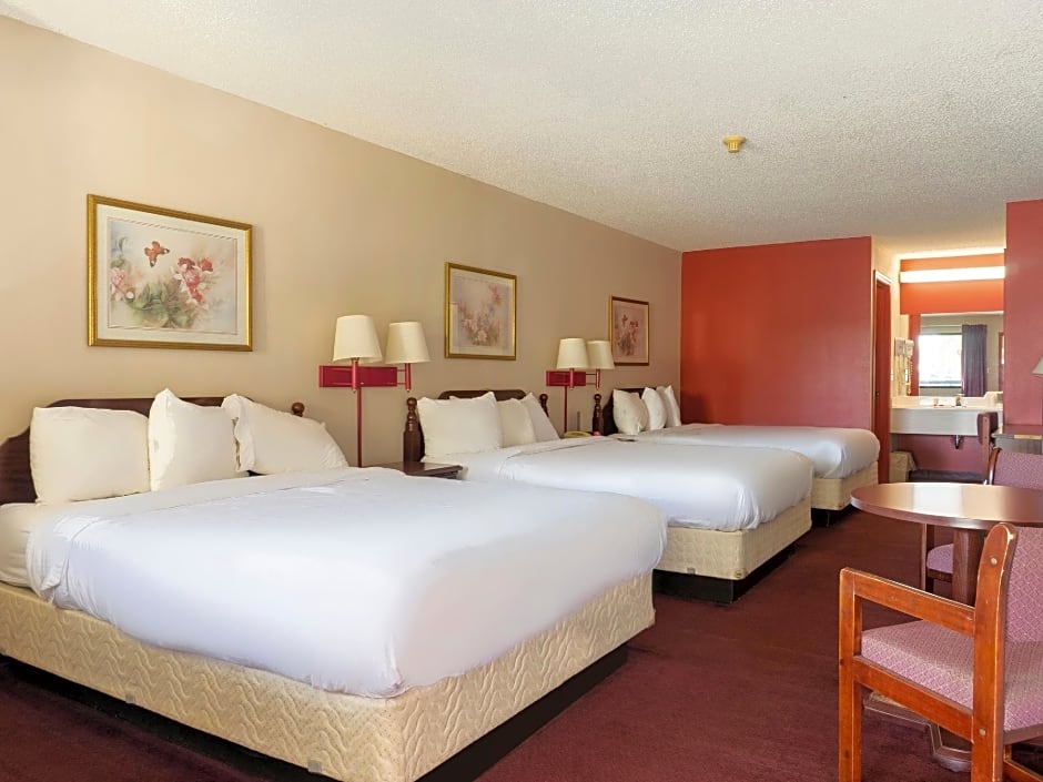 Days Inn by Wyndham Adairsville