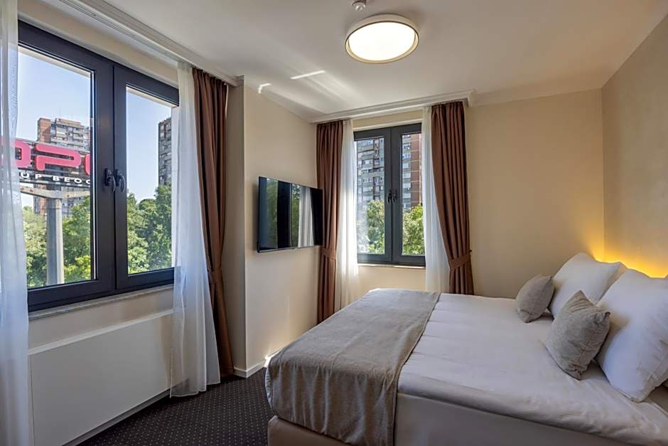 Nobel West Hotel
