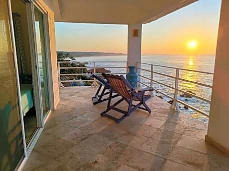 Deluxe Double Room with Balcony and Sea View