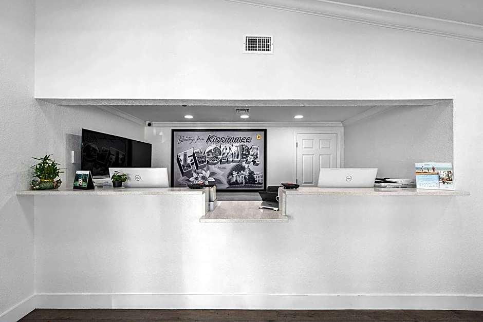 Super 8 by Wyndham Kissimmee-Orlando