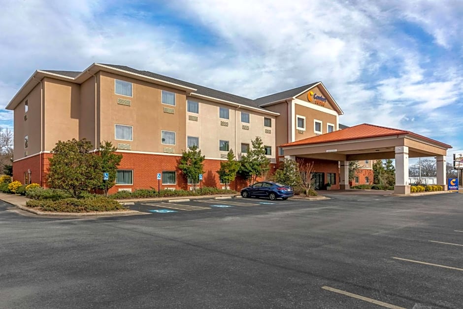 Comfort Suites