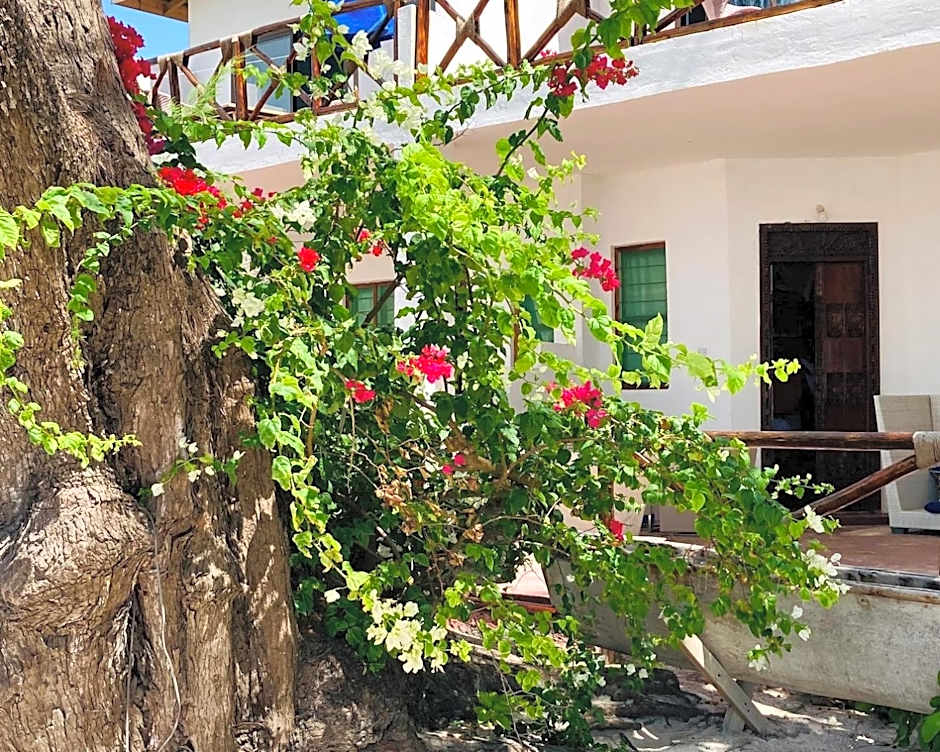 Kaure Sand Beach Lodge