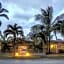 Richard's Motel Courtyard