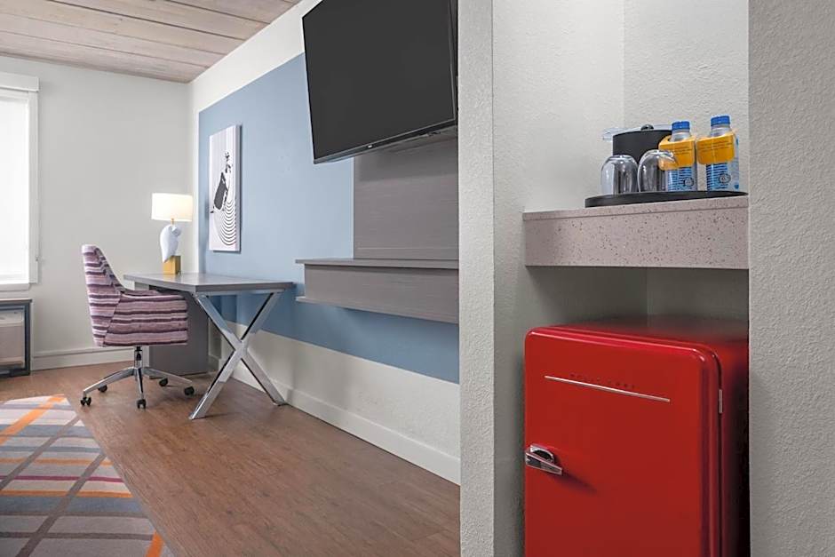 voco College Station Aggieland by IHG