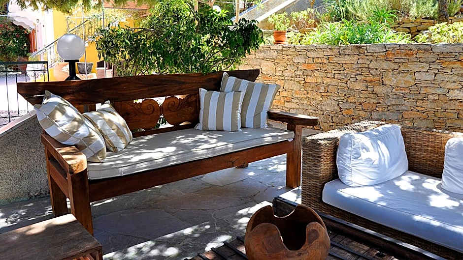 Niriides Hotel Apartments