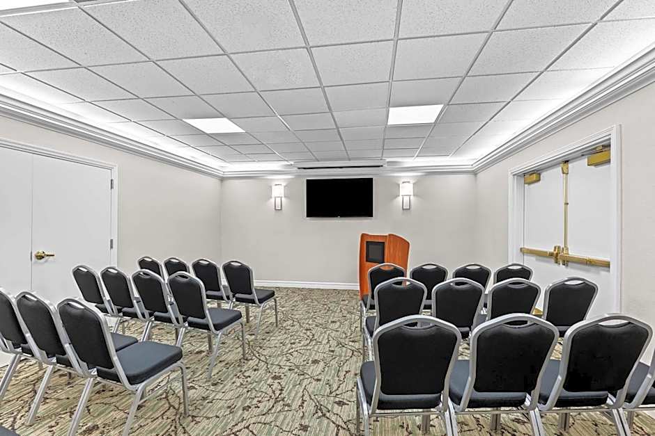 Best Western Plus Plaza Hotel & Conference Center