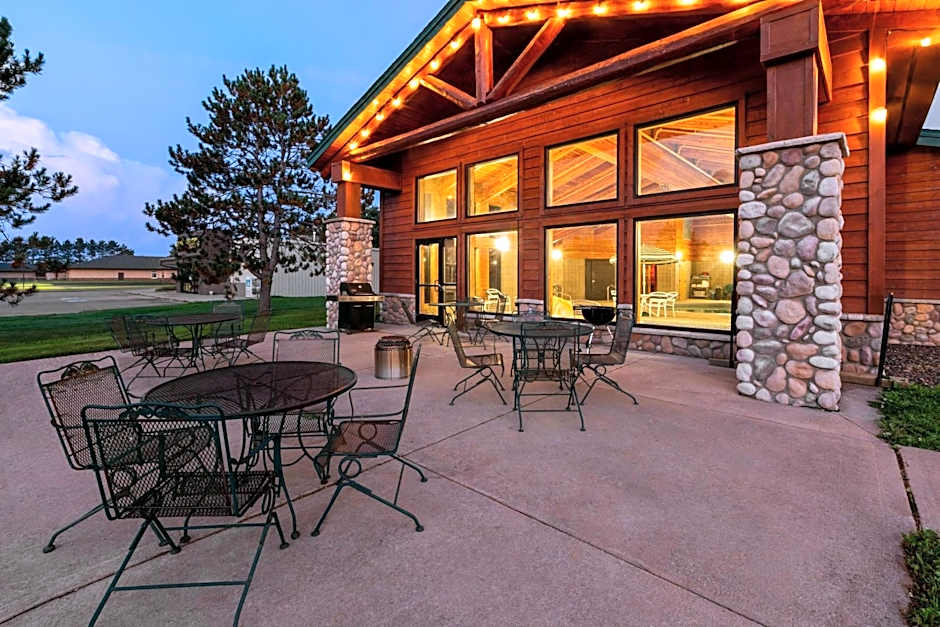 Shell Lake Lodge, a Travelodge by Wyndham
