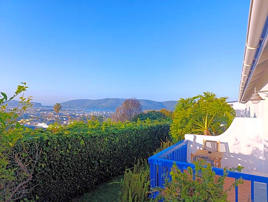 Guinea Fowl Lodge - Lagoon & Heads View B&B, Central Knysna