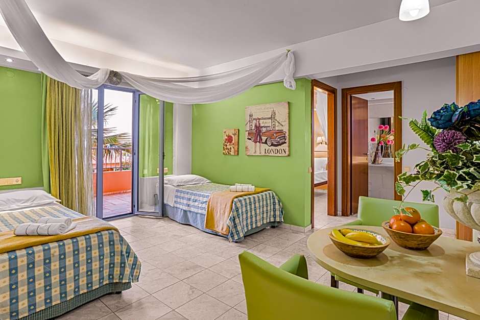 Golden Bay Apartments-Garden Haven