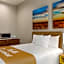 Days Inn & Suites by Wyndham Greater Tomball