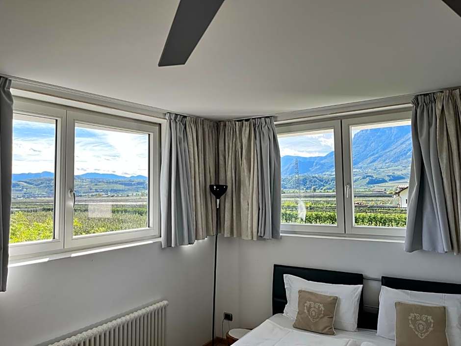 Photo 1 of 5 of Family Junior Suite