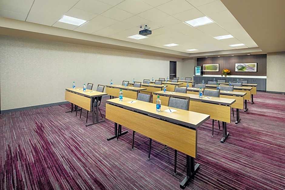 Courtyard by Marriott Dayton North