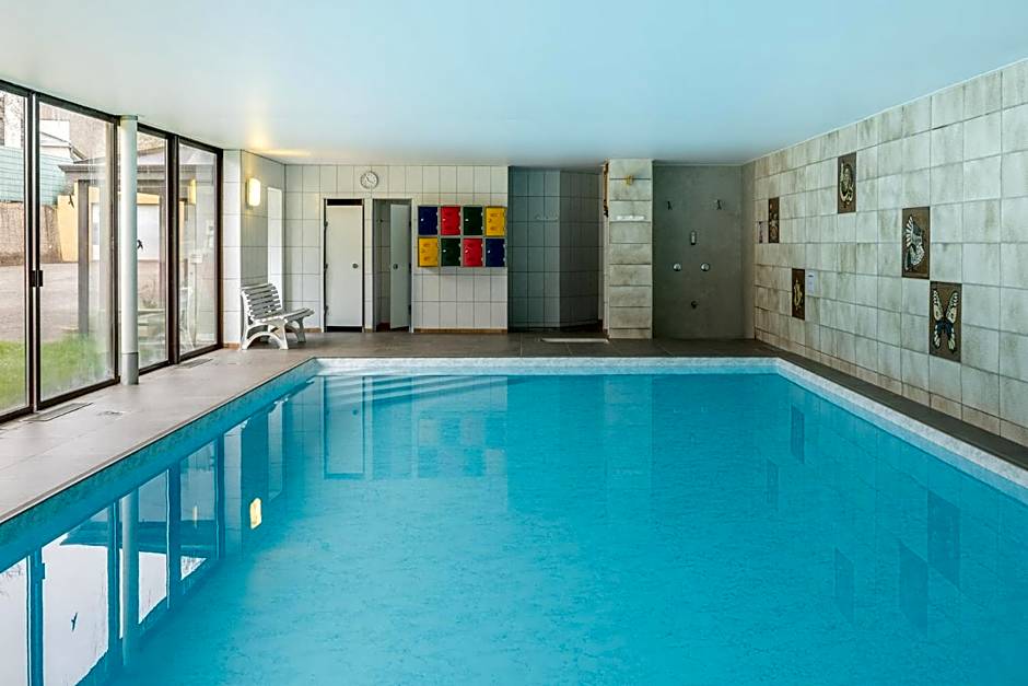 Logis Hostellerie Motel Au Bois Le Sire