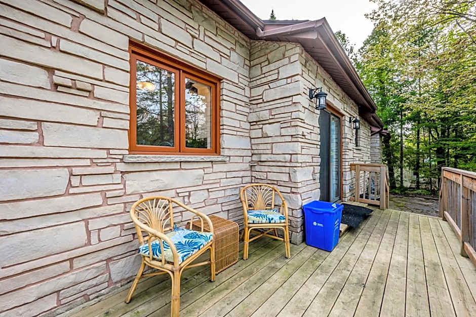New In Sauble W Sauna & Hot Tub