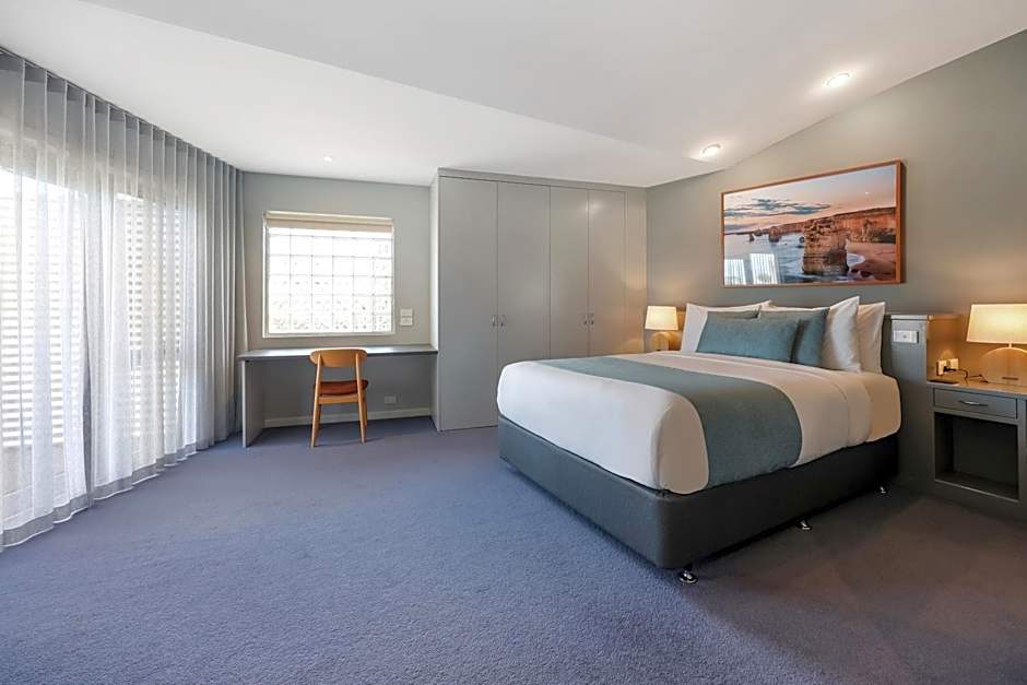 Waves Luxury Suites