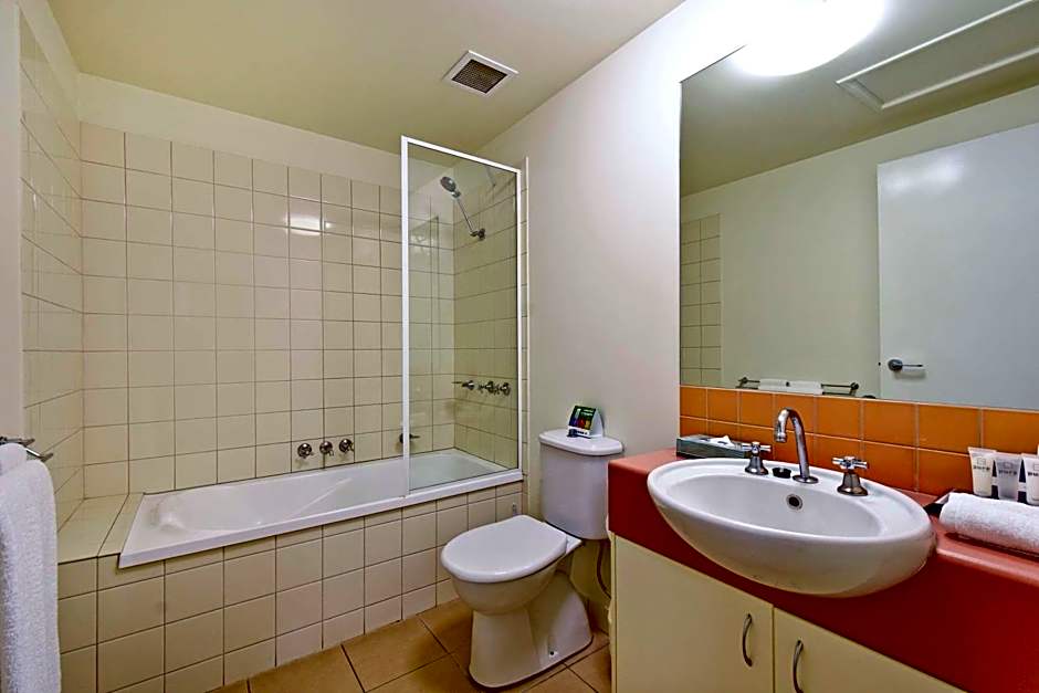 Metro Advance Apartments & Hotel