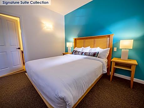 Signature Collection 1 Bedroom Queen Suite with Sofa Bed, Outdoor Tub, Full Kitchen