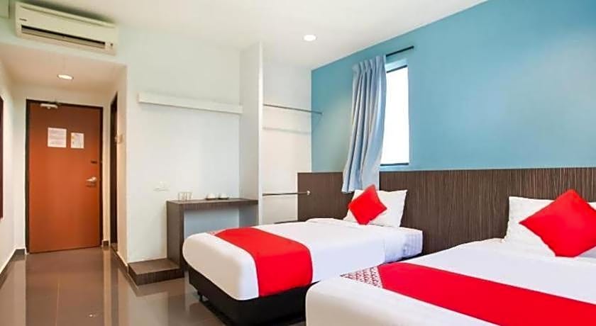 OYO 89487 Space Hotel