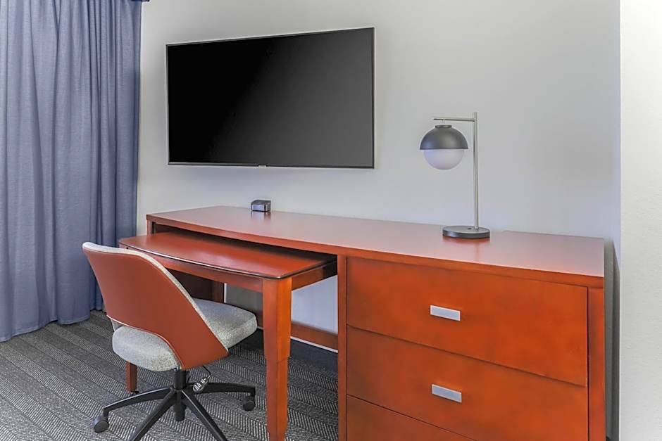 Courtyard by Marriott Austin Airport