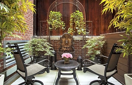 Deluxe King Room with Terrace
