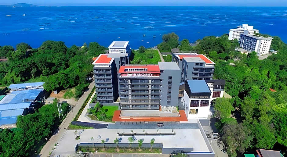 Balcony Seaside Sriracha Hotel & Serviced Apartments